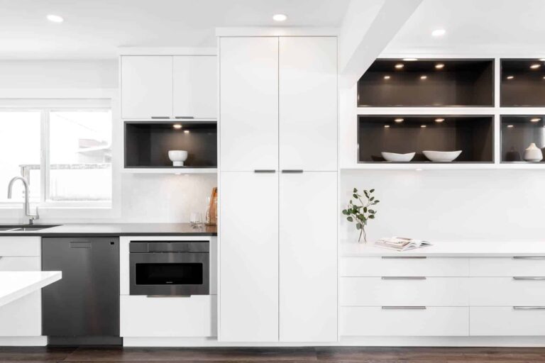 Long Island Dreams 13 0353 KitchenShelves1 768x512